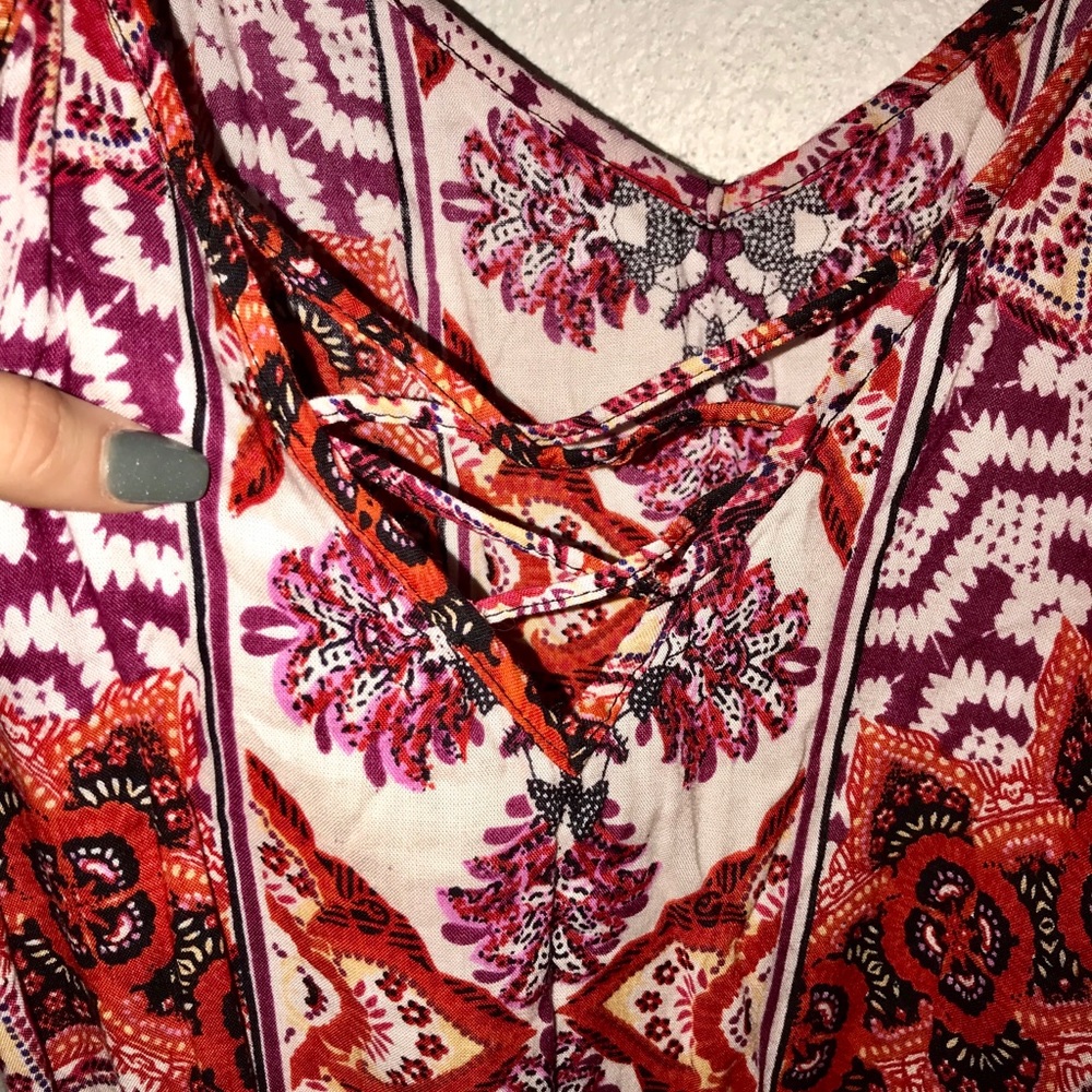 Detailed Pattern Romper - Picture 3 of 3
